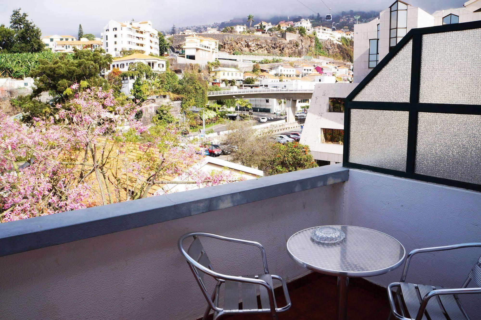 Hostel Residencial Parque Funchal  Exteriér fotografie